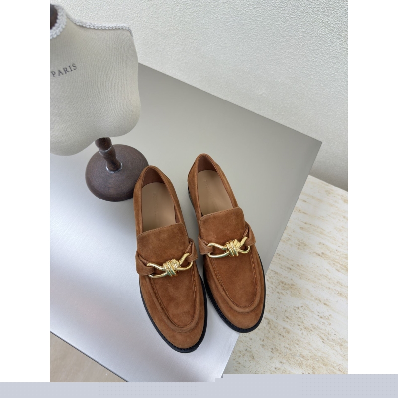 bo*te*ga Ve*ne*ta leather shoes